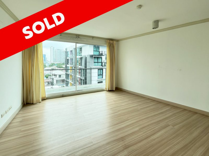 Chateau in Town Ratchada 20