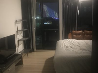 ชาโตว์ อินทาวน์ ปิ่นเกล้า